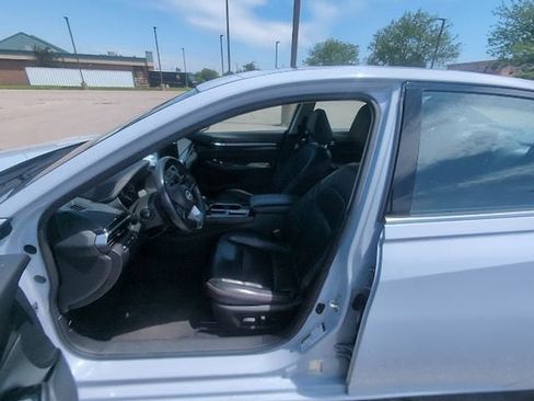Used 2023 Nissan Altima 2.5 SR w/ SR Premium Package FWD image 12