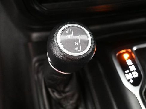 Used 2022 Jeep Wrangler Sport AWD/4WD image 22