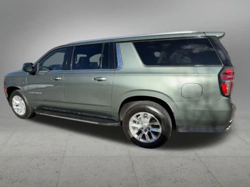Used 2023 Chevrolet Suburban Premier image 6