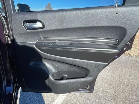 Used 2021 Dodge Durango SXT image 15