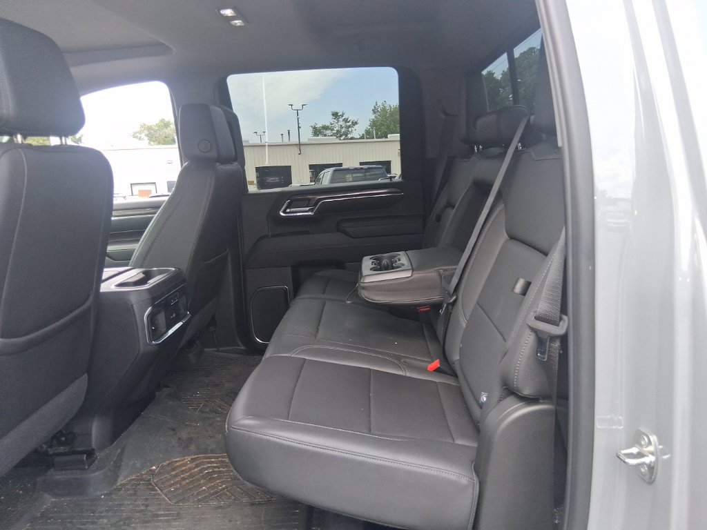 Used 2024 Chevrolet Silverado 2500 LTZ w/ LTZ Plus Package AWD/4WD image 17