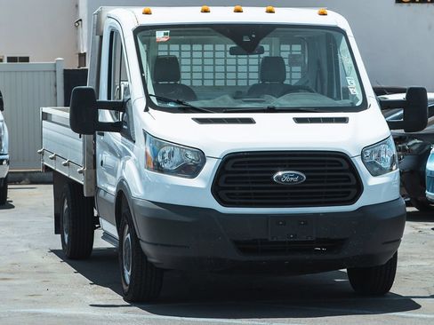 Used 2018 Ford Transit 250 138 RWD image 5