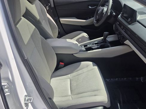 Certified 2025 Honda Accord SE image 16
