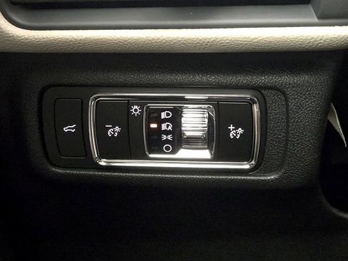 Used 2026 Lincoln Corsair Premiere FWD image 19
