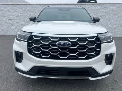 New 2026 Ford Explorer Platinum AWD/4WD image 2