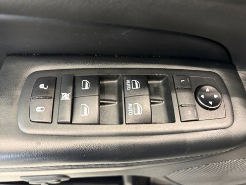 Used 2021 Jeep Grand Cherokee Limited w/ Luxury Group II AWD/4WD image 14