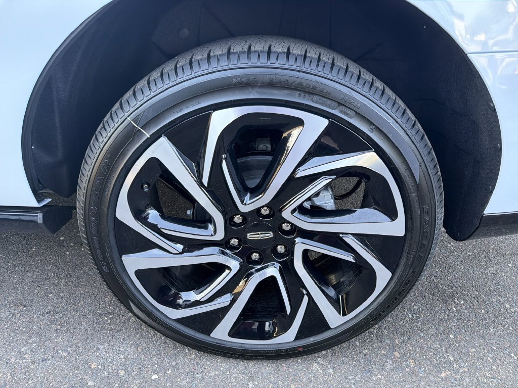 New 2026 Lincoln Navigator Reserve AWD/4WD image 13