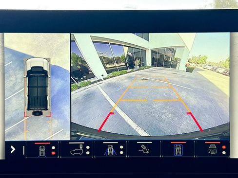 Used 2025 GMC Hummer EV 2X AWD/4WD image 14