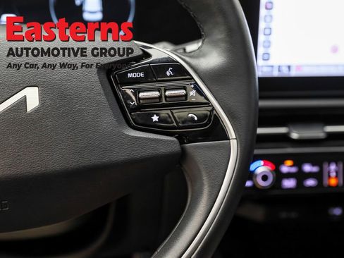 Used 2023 Kia Niro Wave image 16