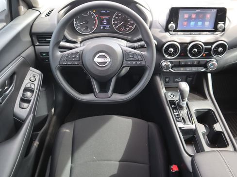 Used 2025 Nissan Sentra S image 11