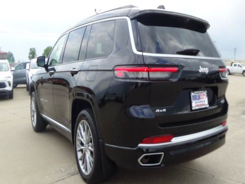 Used 2025 Jeep Grand Cherokee L Summit w/ Advanced Protech Group IV AWD/4WD image 8