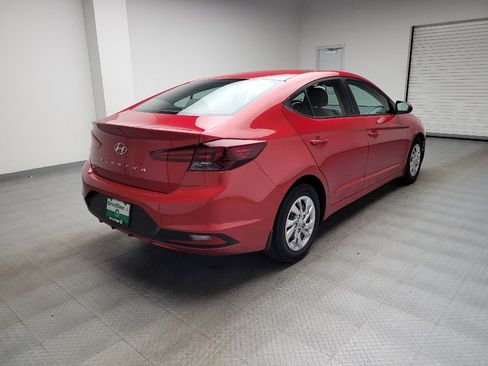 Used 2020 Hyundai Elantra SE w/ Winter Weather Package FWD image 9