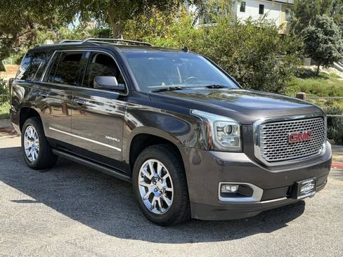 Used 2015 GMC Yukon Denali w/ Touring Package AWD/4WD image 1
