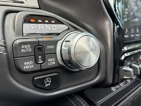 Used 2025 RAM 1500 Limited AWD/4WD image 34