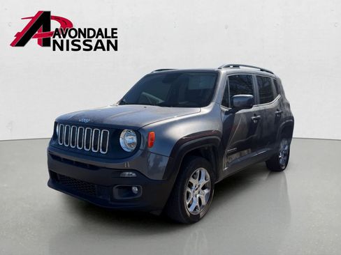 Used 2017 Jeep Renegade Latitude AWD/4WD image 2