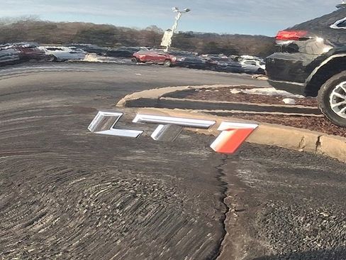 Used 2020 Chevrolet Camaro LT image 33