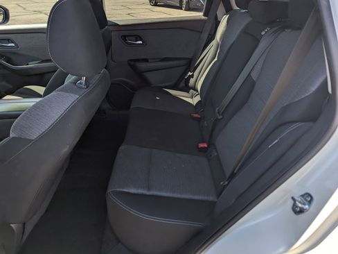 Used 2023 Nissan Rogue SV image 8