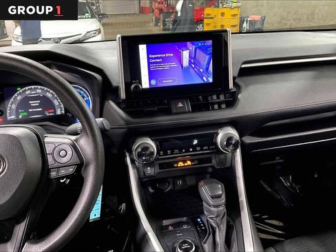 Used 2024 Toyota RAV4 LE image 7