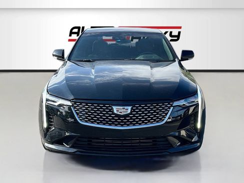 Used 2025 Cadillac CT4 Luxury RWD image 2