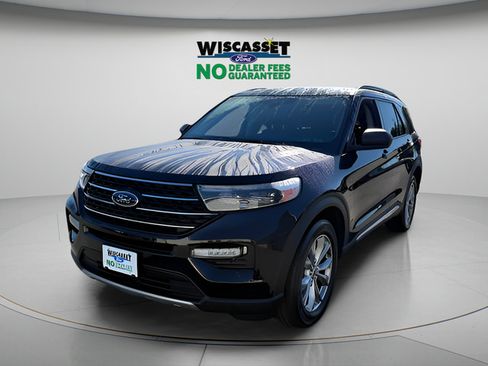 Used 2023 Ford Explorer XLT w/ Equipment Group 202A AWD/4WD image 17