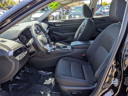 Used 2025 Nissan Altima 2.5 SV image 14