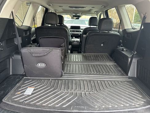 Used 2022 Kia Telluride S image 16