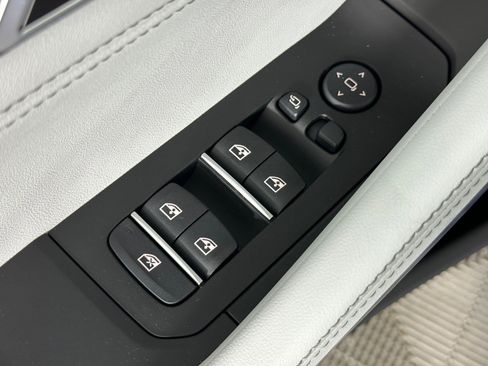 New 2026 BMW X6 xDrive40i w/ Executive Package image 22