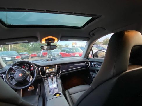 Used 2014 Porsche Panamera 4 w/ Premium Package image 17