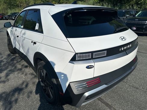 Used 2025 Hyundai Ioniq 5 SEL image 3
