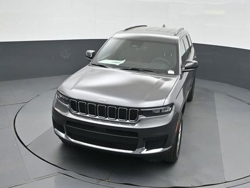 New 2026 Jeep Grand Cherokee L Laredo w/ MOPAR Finishing Package AWD/4WD image 38