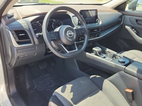 Used 2022 Nissan Rogue S image 11