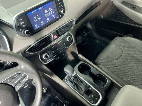 Used 2020 Hyundai Santa Fe SE image 23
