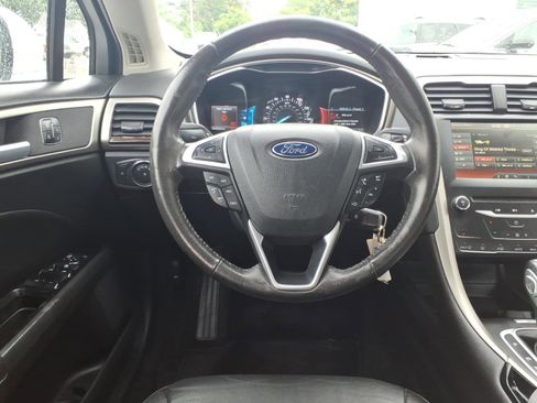 Used 2014 Ford Fusion SE w/ Equipment Group 202A FWD image 5