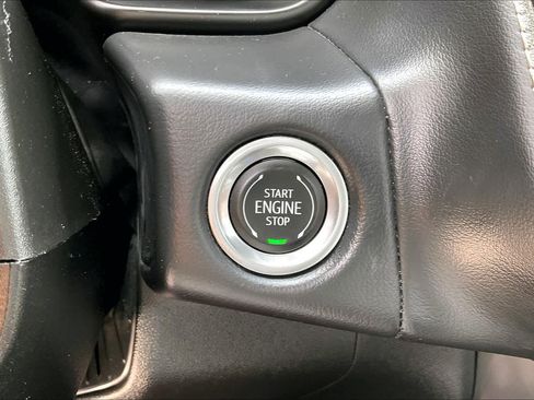 Used 2023 Chevrolet Suburban Premier image 32