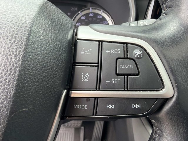 Used 2022 Toyota Highlander XLE FWD image 25