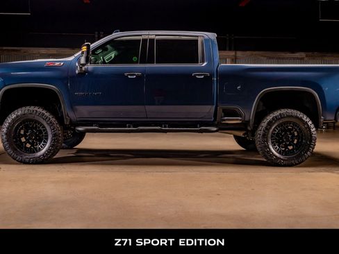 Used 2021 Chevrolet Silverado 2500 LTZ w/ LTZ Plus Package image 6