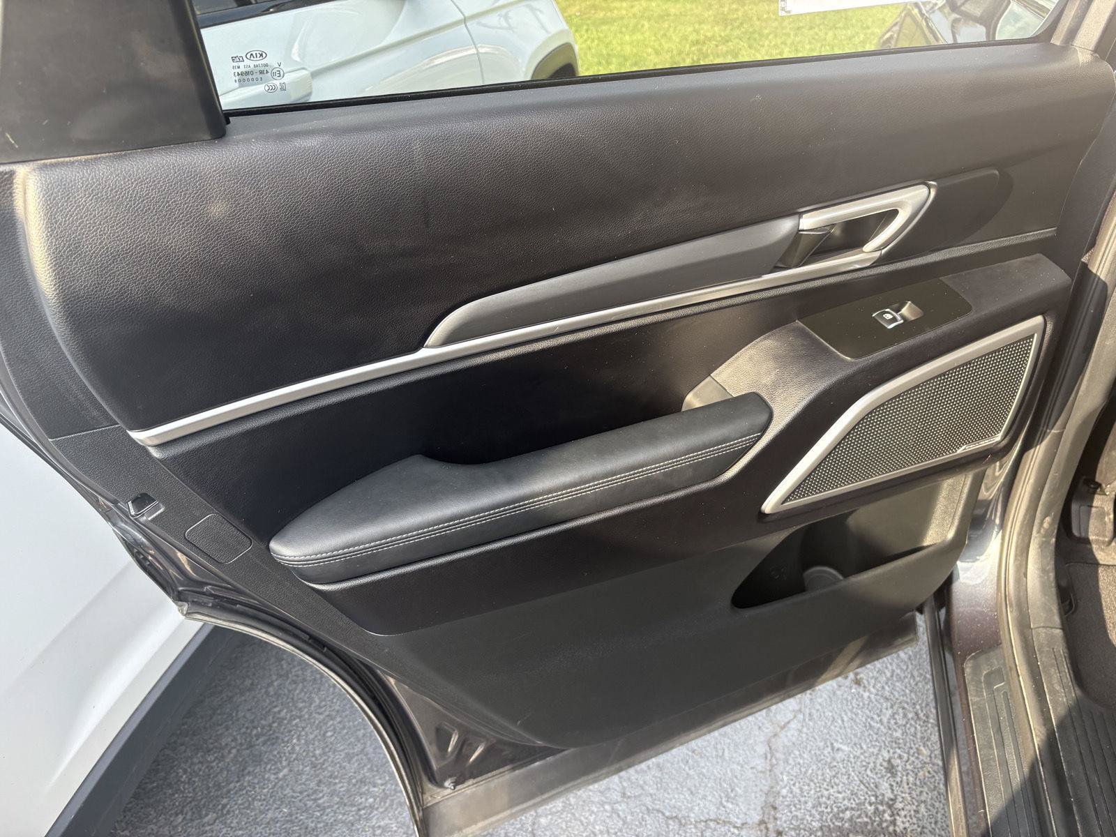 Used 2020 Kia Telluride S AWD/4WD image 13