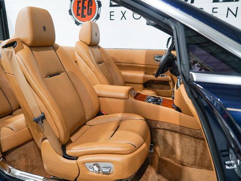 Used 2017 Rolls-Royce Dawn image 16