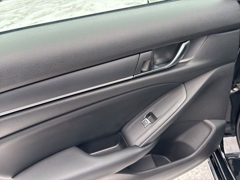 Used 2018 Honda Accord EX image 25