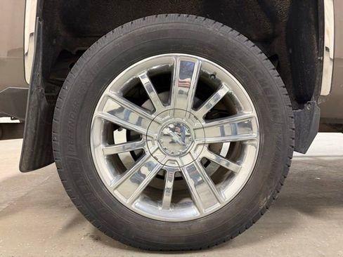 Used 2014 Chevrolet Silverado 1500 High Country w/ High Country Premium Package AWD/4WD image 26
