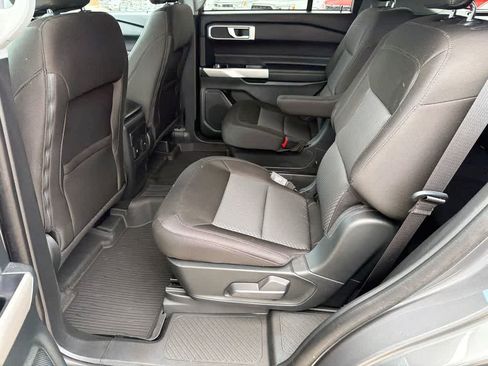 Used 2024 Ford Explorer XLT AWD/4WD image 18