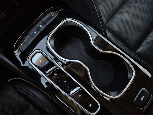 Used 2022 Buick Envision Essence w/ Technology Package I image 24