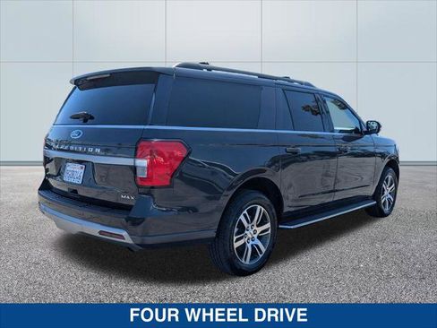 Used 2023 Ford Expedition Max XLT image 5