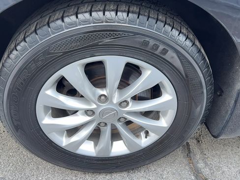 Used 2018 Chrysler Pacifica Touring-L Plus FWD image 9