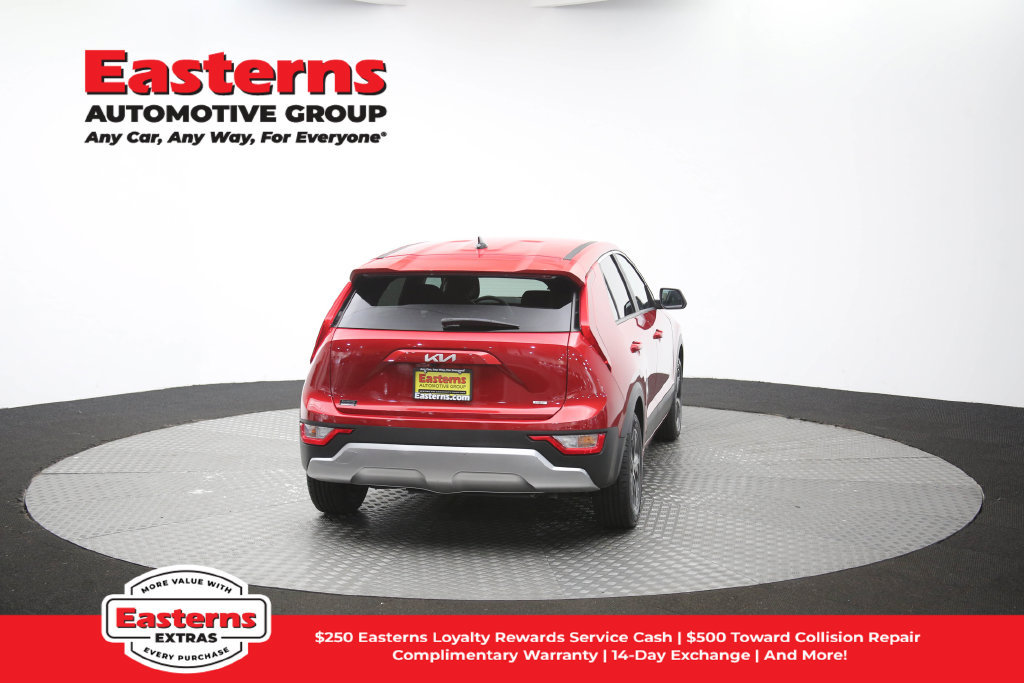 Used 2025 Kia Niro LX FWD image 38