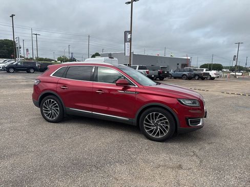 Used 2020 Lincoln Nautilus Reserve w/ Equipment Group 201A FWD image 17