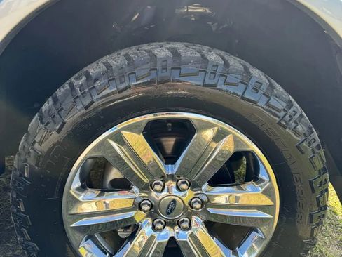 Used 2019 Ford F150 Lariat w/ Equipment Group 502A Luxury image 12