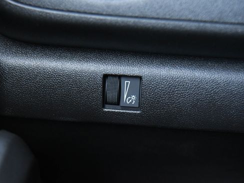 Used 2023 Chevrolet Colorado W/T RWD image 33
