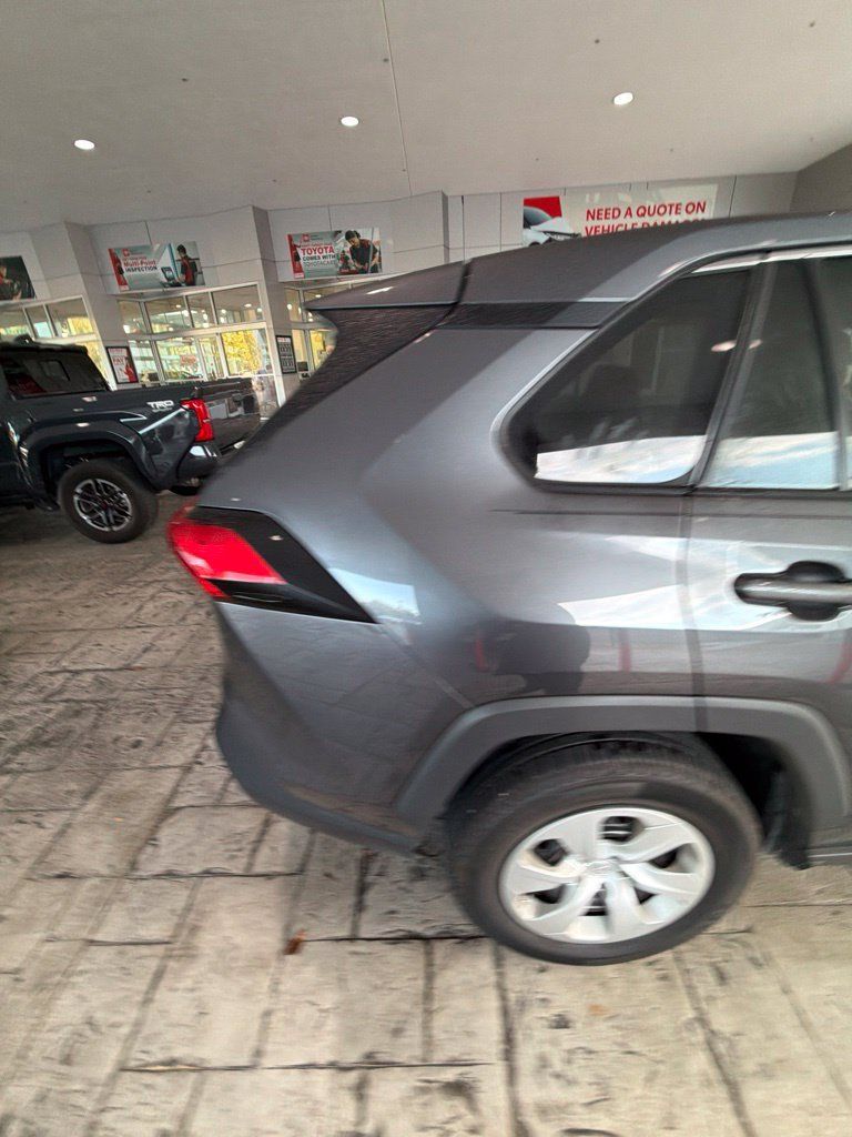 Used 2023 Toyota RAV4 LE FWD image 6
