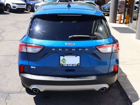 Used 2022 Ford Escape SE image 10